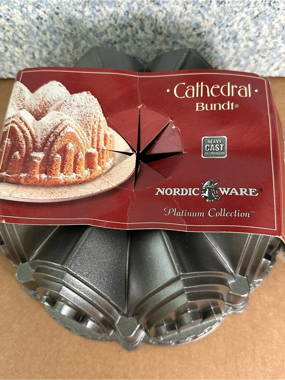 Nordic Ware Cathedral Bundt Pan Platinum Collection NIB